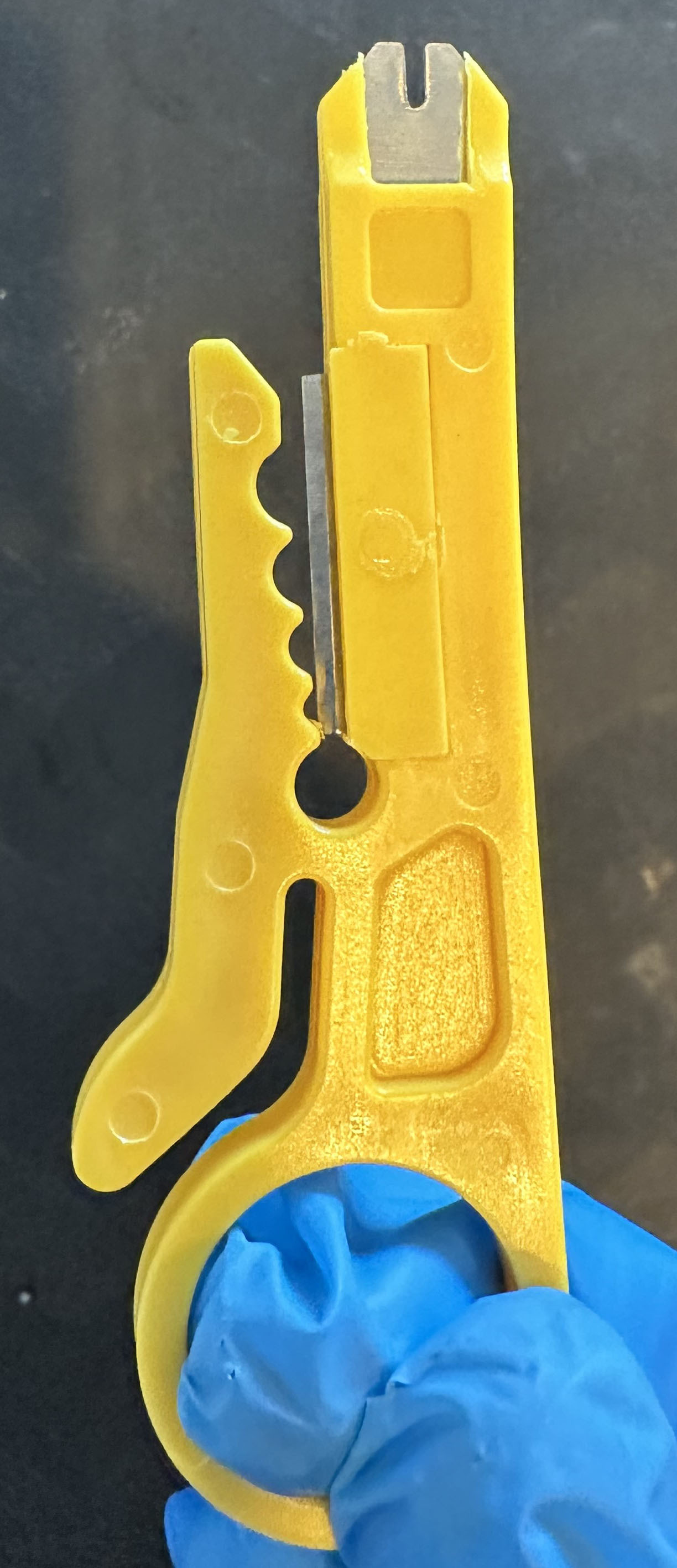 Wire stripping knife